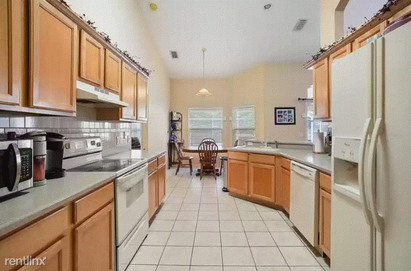 10402 Pleasant View Dr - Photo 3 of 15