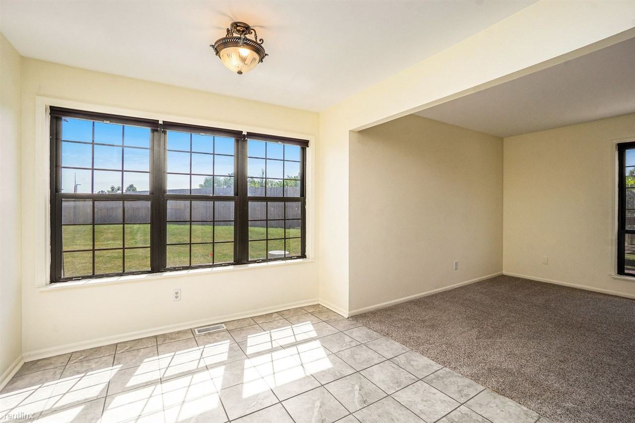 2488 Quail Run Dr - Photo 2 of 17