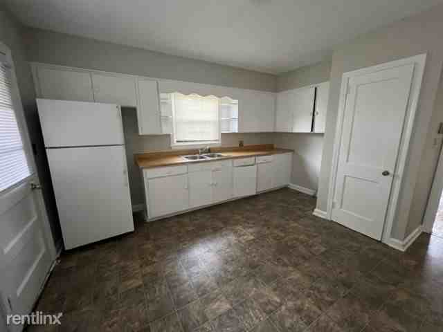 1004 Idlewood Dr - Photo 2 of 13