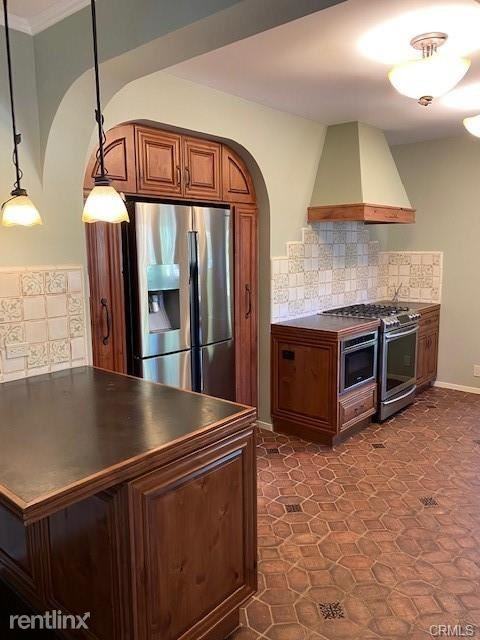 10723 Lurline Ave - Photo 3 of 7