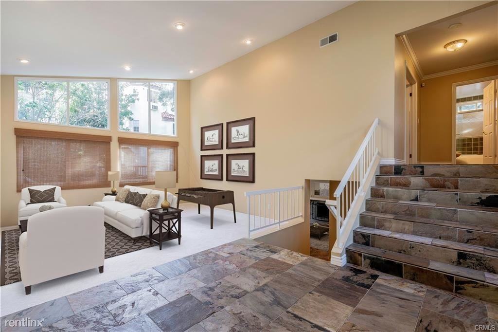 22840 Sparrowdell Dr - Photo 2 of 6