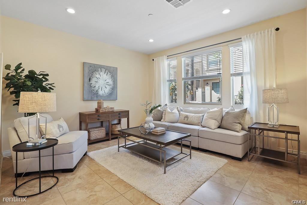 82 Hedge Bloom - Photo 3 of 10