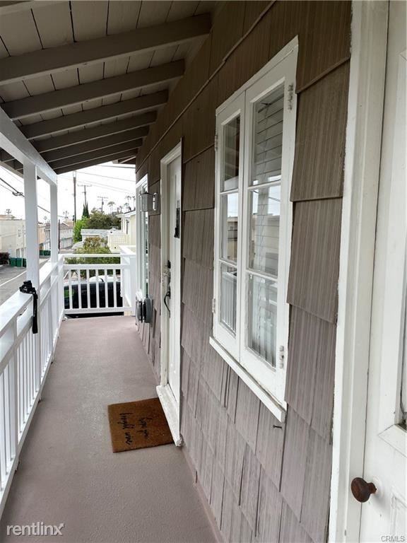 136 Cedar Way - Photo 2 of 10