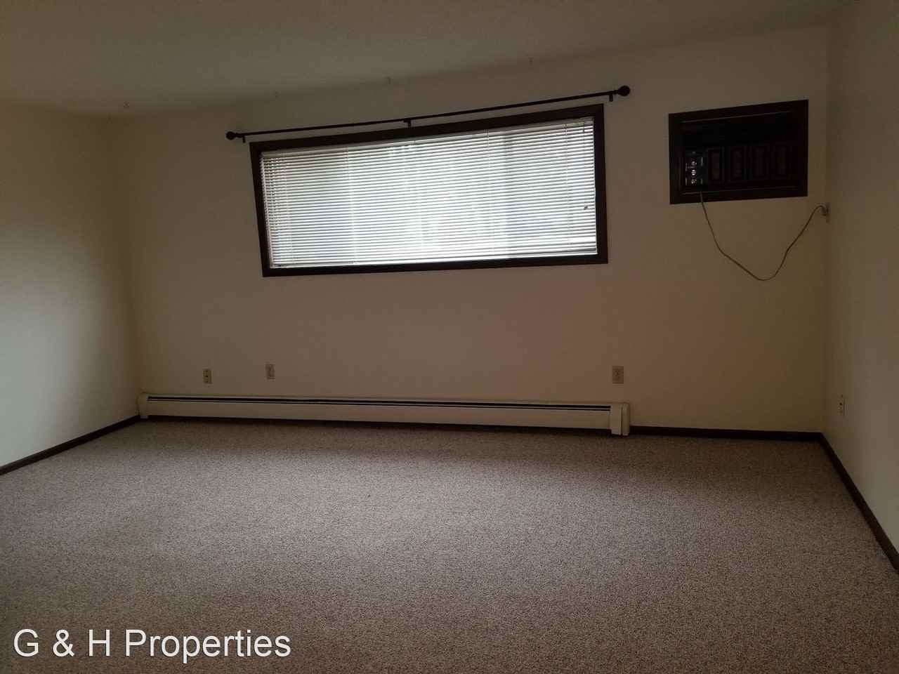 619 8th Ave Nw - Photo 2 of 4