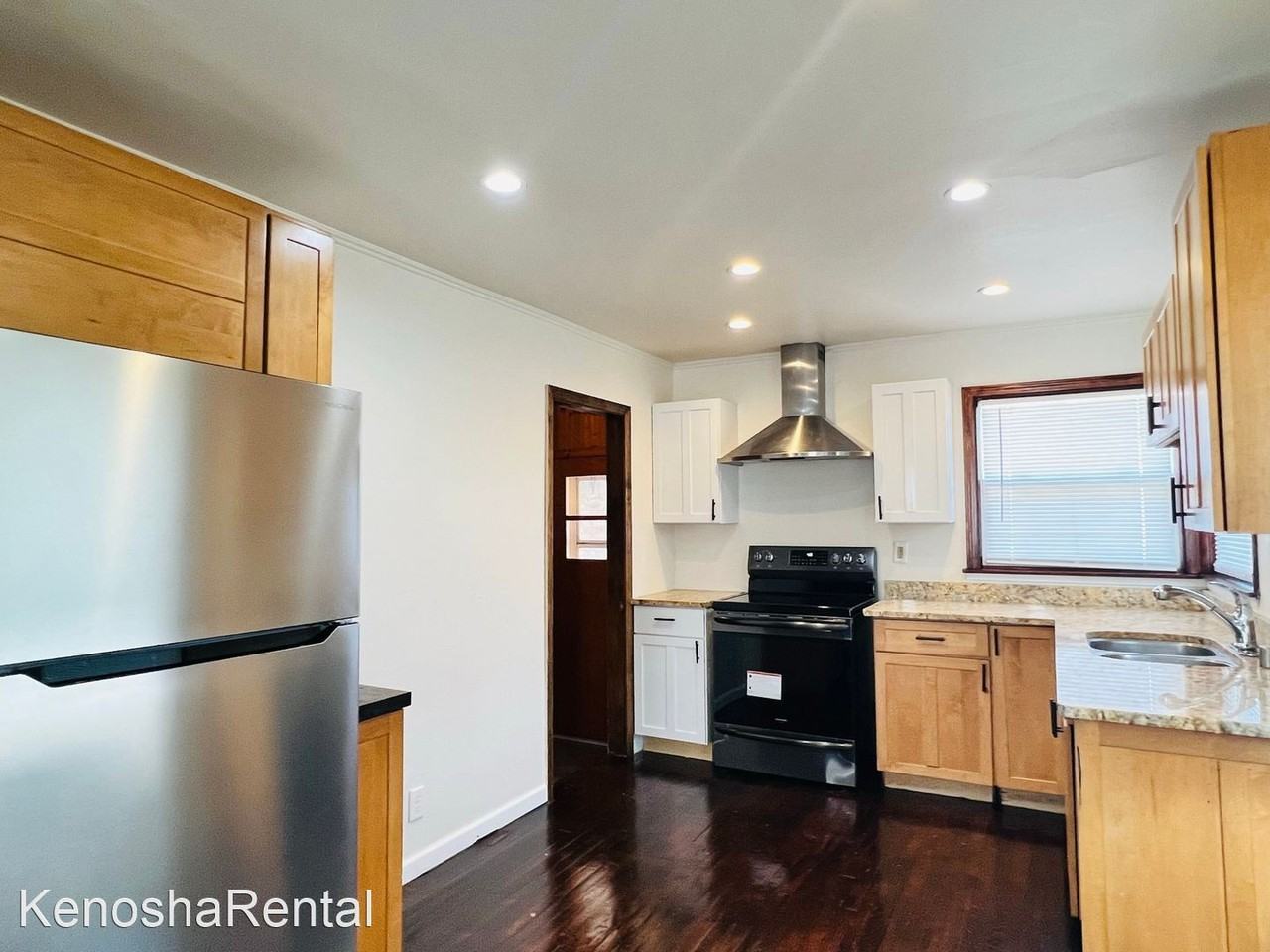 2714 48th St - Photo 3 of 22