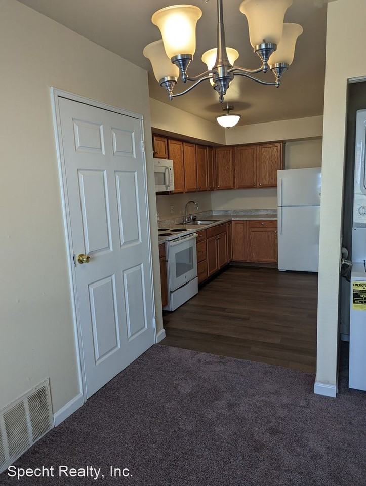 408 Middleton Pl - Photo 2 of 12