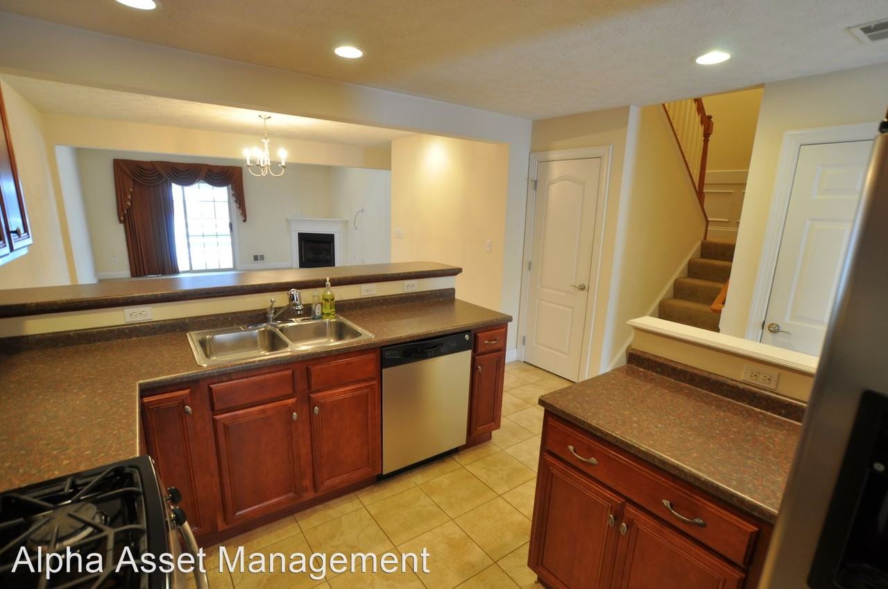 1248 Crest Dr - Photo 2 of 20