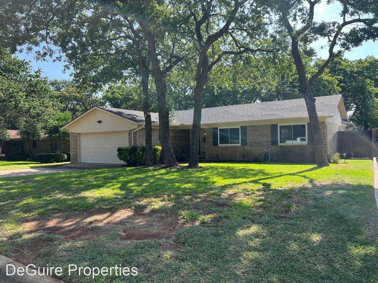 7728 Miracle Ln - Photo 2 of 23