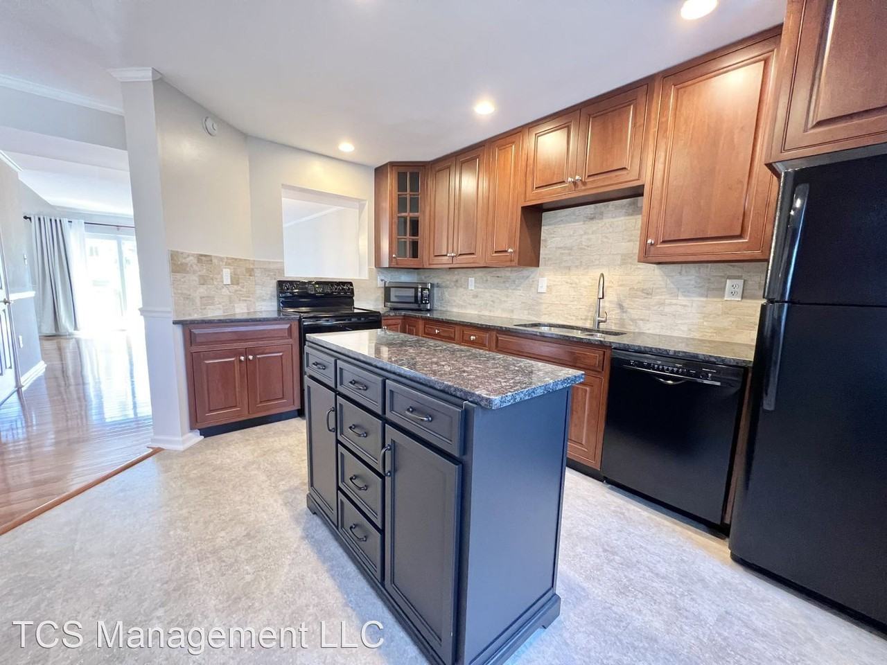 1701 Red Maple Grv - Photo 2 of 21