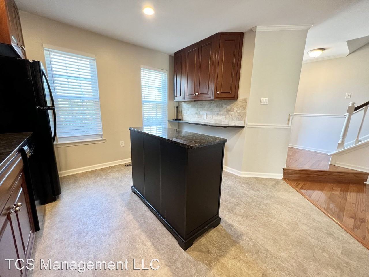 1701 Red Maple Grv - Photo 3 of 21