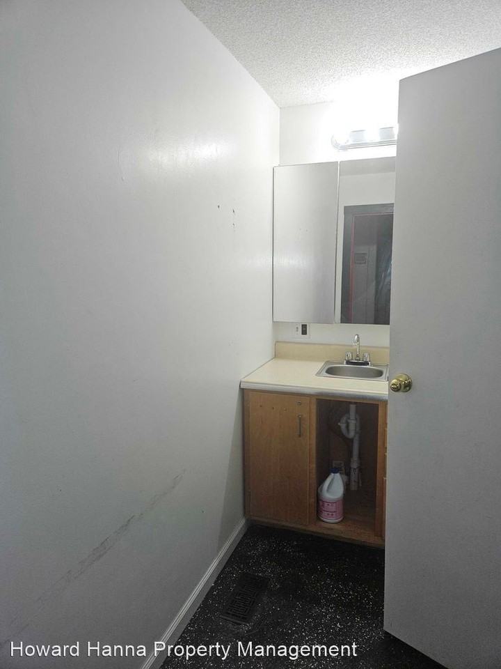 9705 Denison Ave - Photo 3 of 7