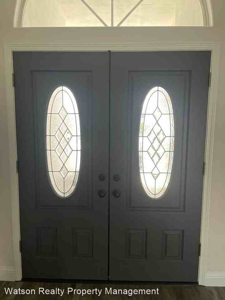 10703 Iron Creek Ave - Photo 3 of 24