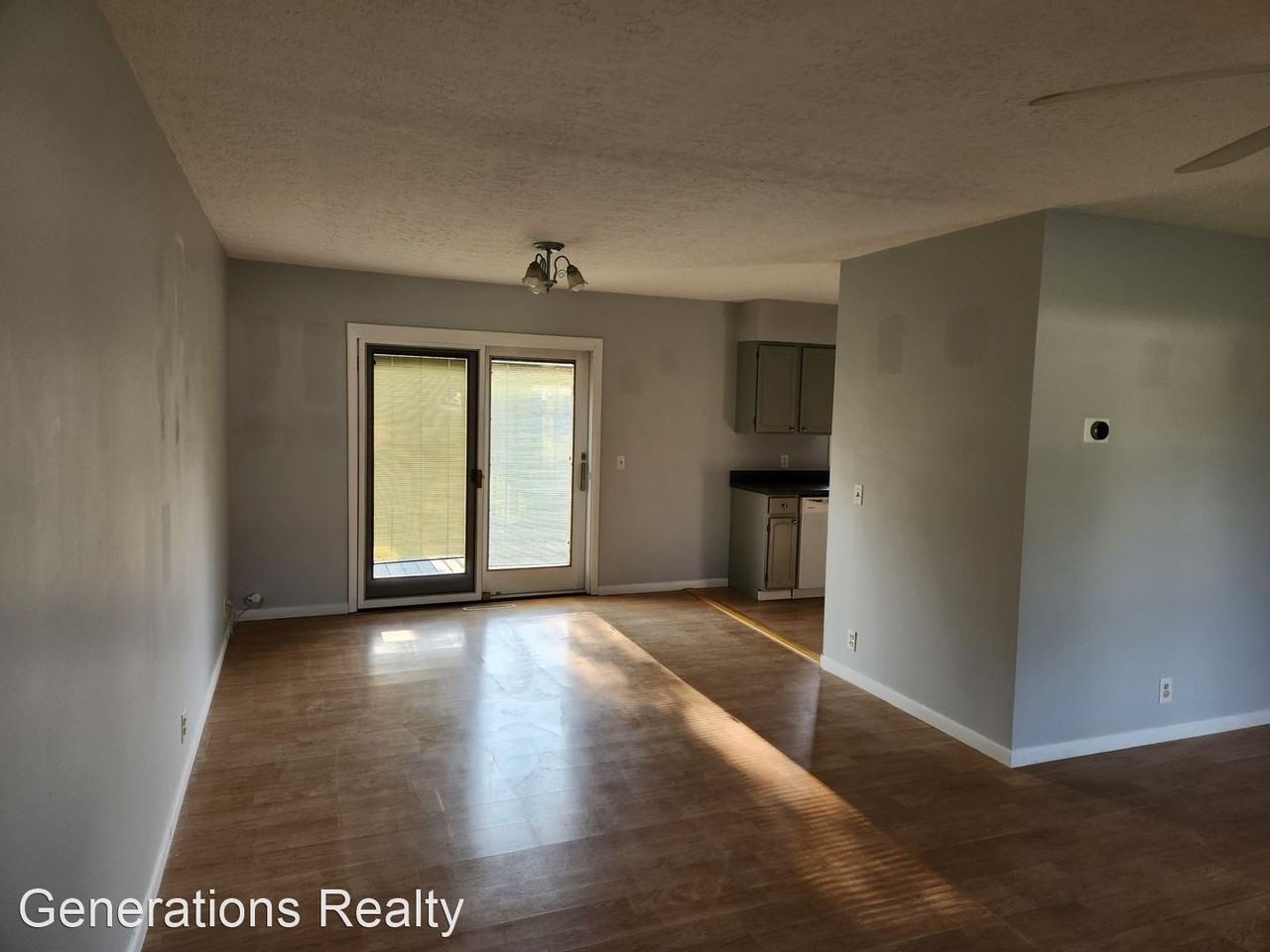 1101 Underwood South Dr - Photo 3 of 12