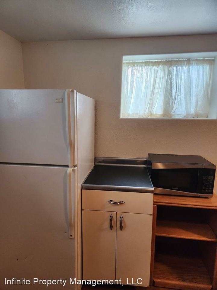 512 E Cedar St #B - Photo 3 of 11
