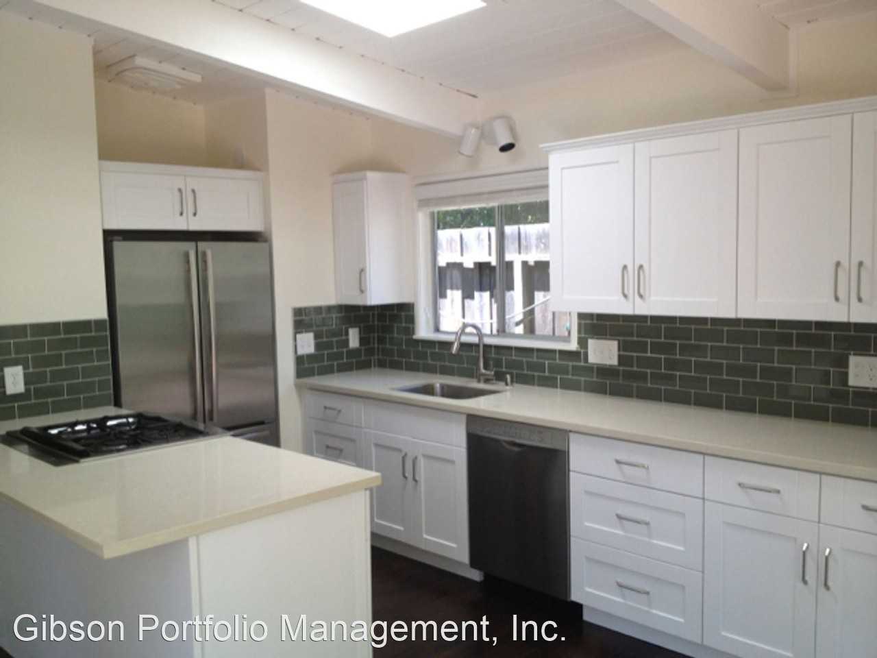 1555 Stanford Ave - Photo 2 of 8