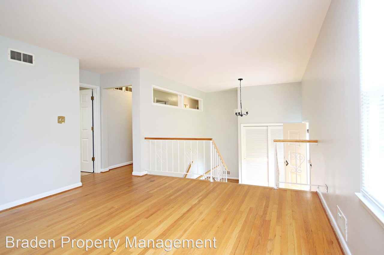 103 Northfield Cir - Photo 2 of 20