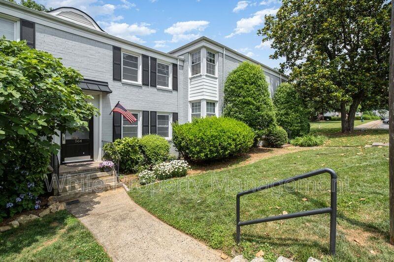 564 Wakefield Dr #B - Photo 2 of 18