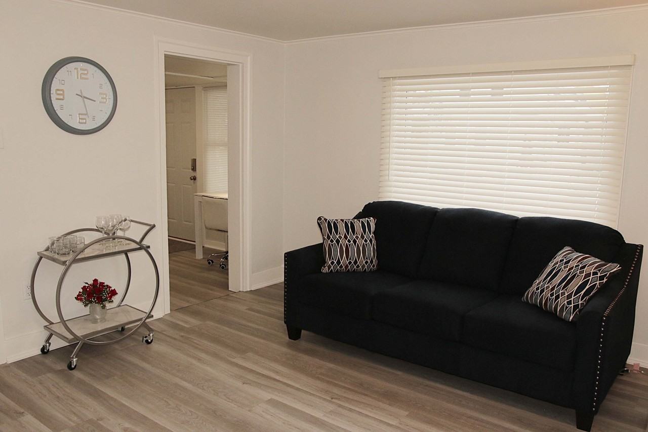 326 Washington Ct #NA - Photo 2 of 7