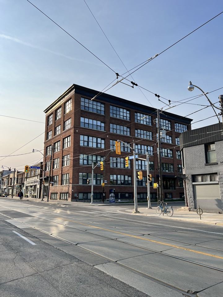 2154 Dundas Street West #406