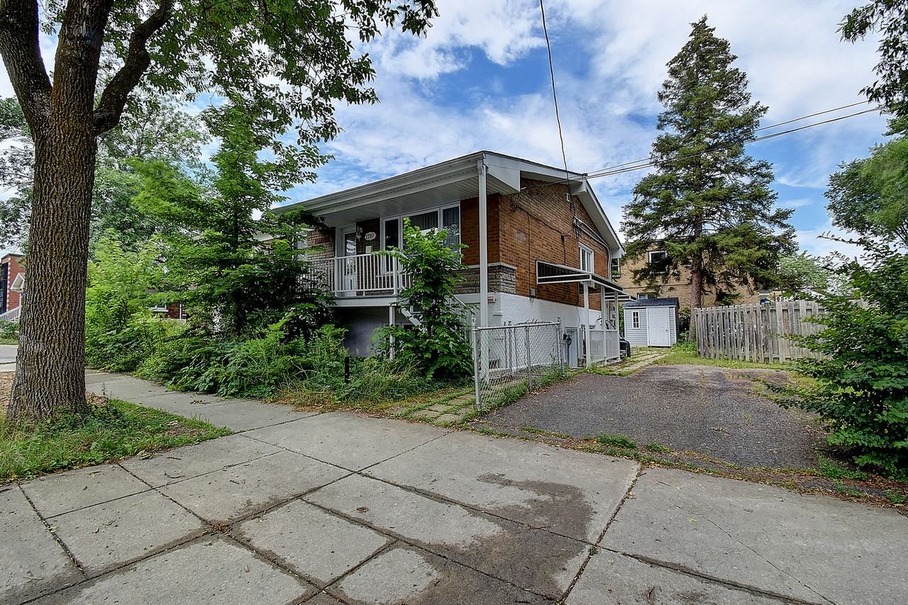 2797 Boulevard Pierre-Bernard - Photo 2 of 20