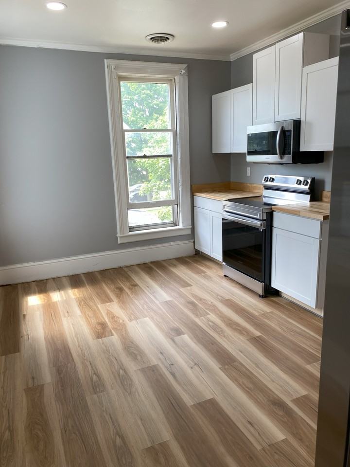 213 Toledo St - Photo 2 of 8