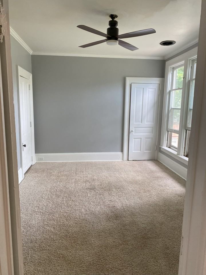 213 Toledo St - Photo 4 of 8