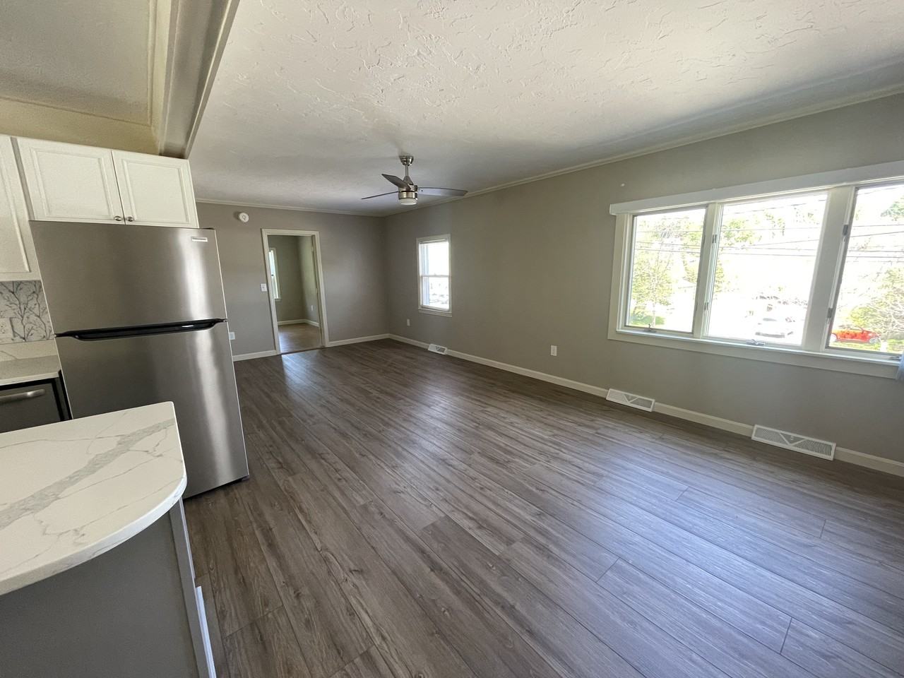 41 Bay Street #41 D - Photo 4 of 11