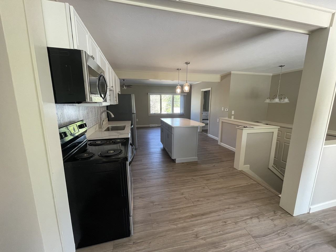 41 Bay Street #41 D - Photo 3 of 11