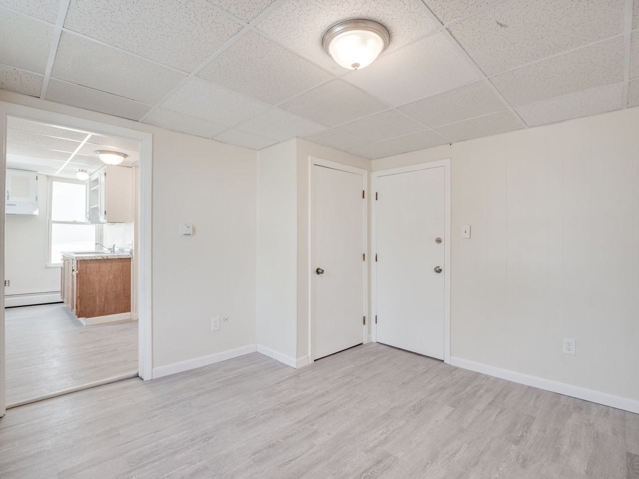 23 Lowell Street #2R - Photo 4 of 6