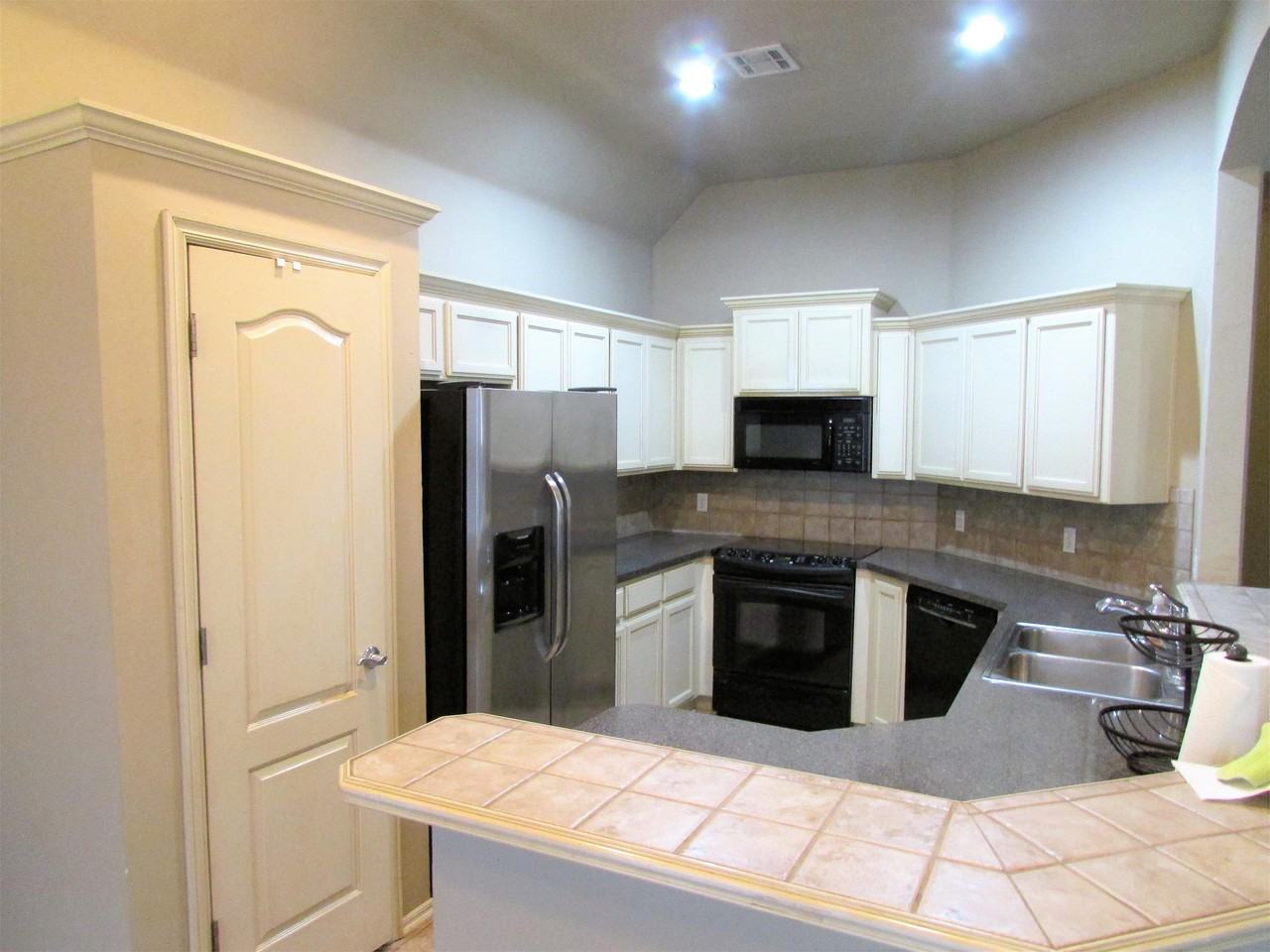 16601 Covington Mnr #1 - Photo 3 of 13