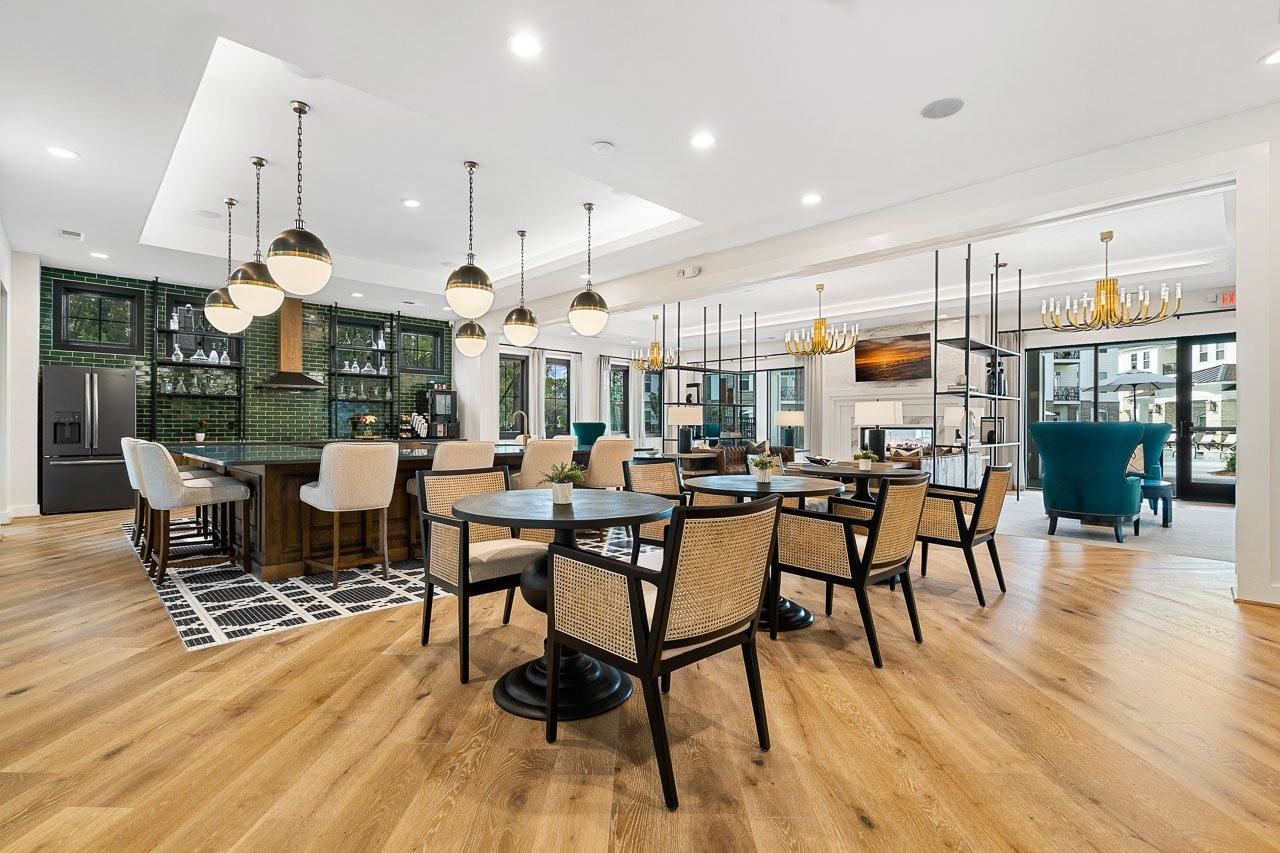 Eagle Landing - Photo 6 of 27