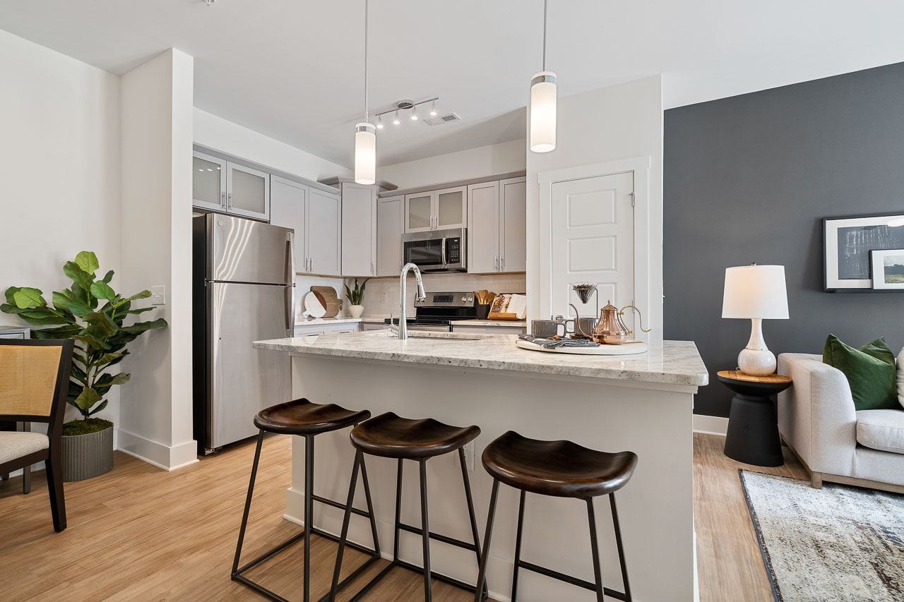 Eagle Landing - Photo 2 of 27