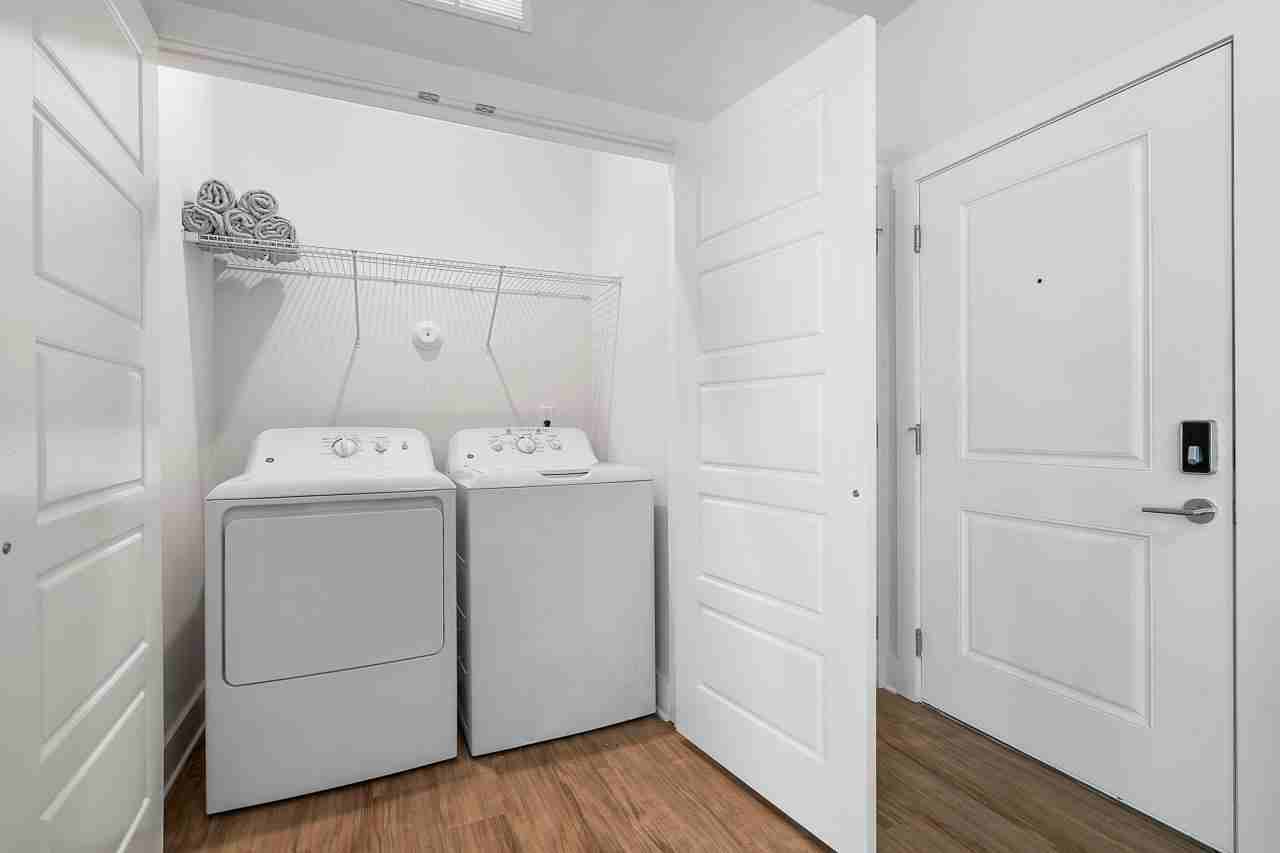 Eagle Landing - Photo 5 of 27