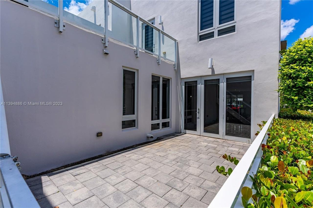 6369 Nw 104th Path #6369 - Photo 2 of 8