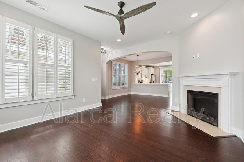 3246 Moss Ln - Photo 2 of 21