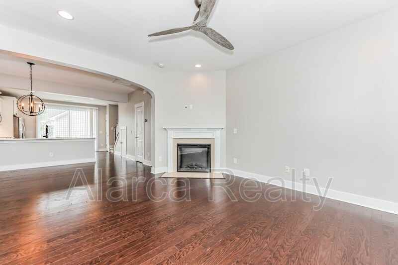 3246 Moss Ln - Photo 3 of 21