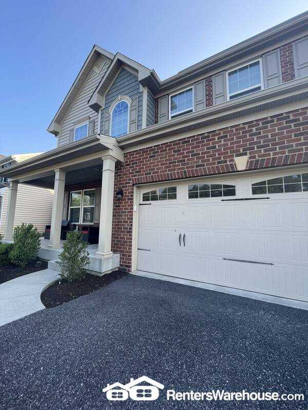 5733 Allender Rd - Photo 3 of 29