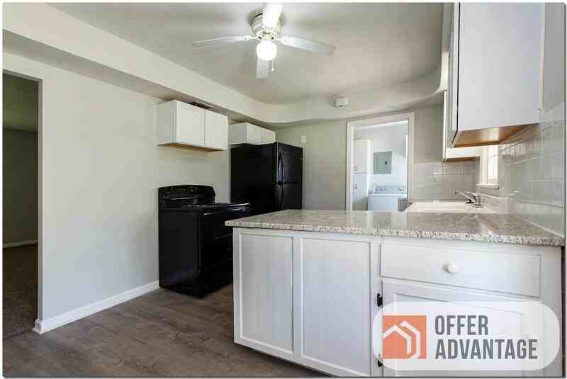 6781 Oakwood Rd - Photo 3 of 10