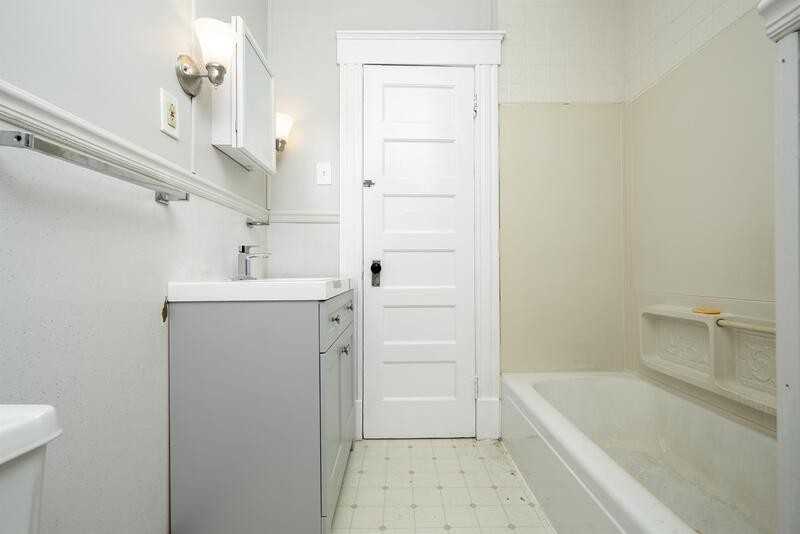 115 N Allen St - Photo 7 of 26