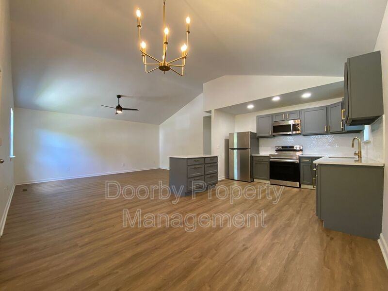 2310 Cushman St - Photo 4 of 21