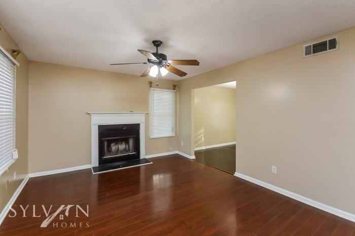 115 Scruggs Ct Ne - Photo 3 of 15