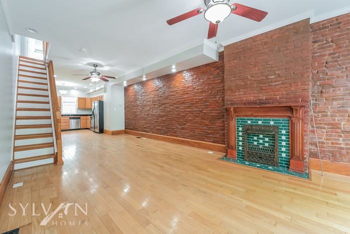 3429 E Lombard St - Photo 3 of 15