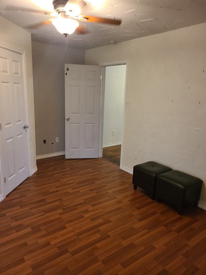 512 Lakeshore Rd #NA - Photo 2 of 9