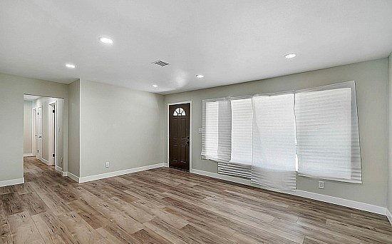 341 N California Ave #NA - Photo 3 of 8