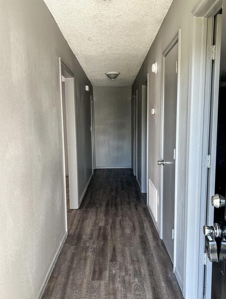 112 Saskatchewan Rd #1 - Photo 2 of 10