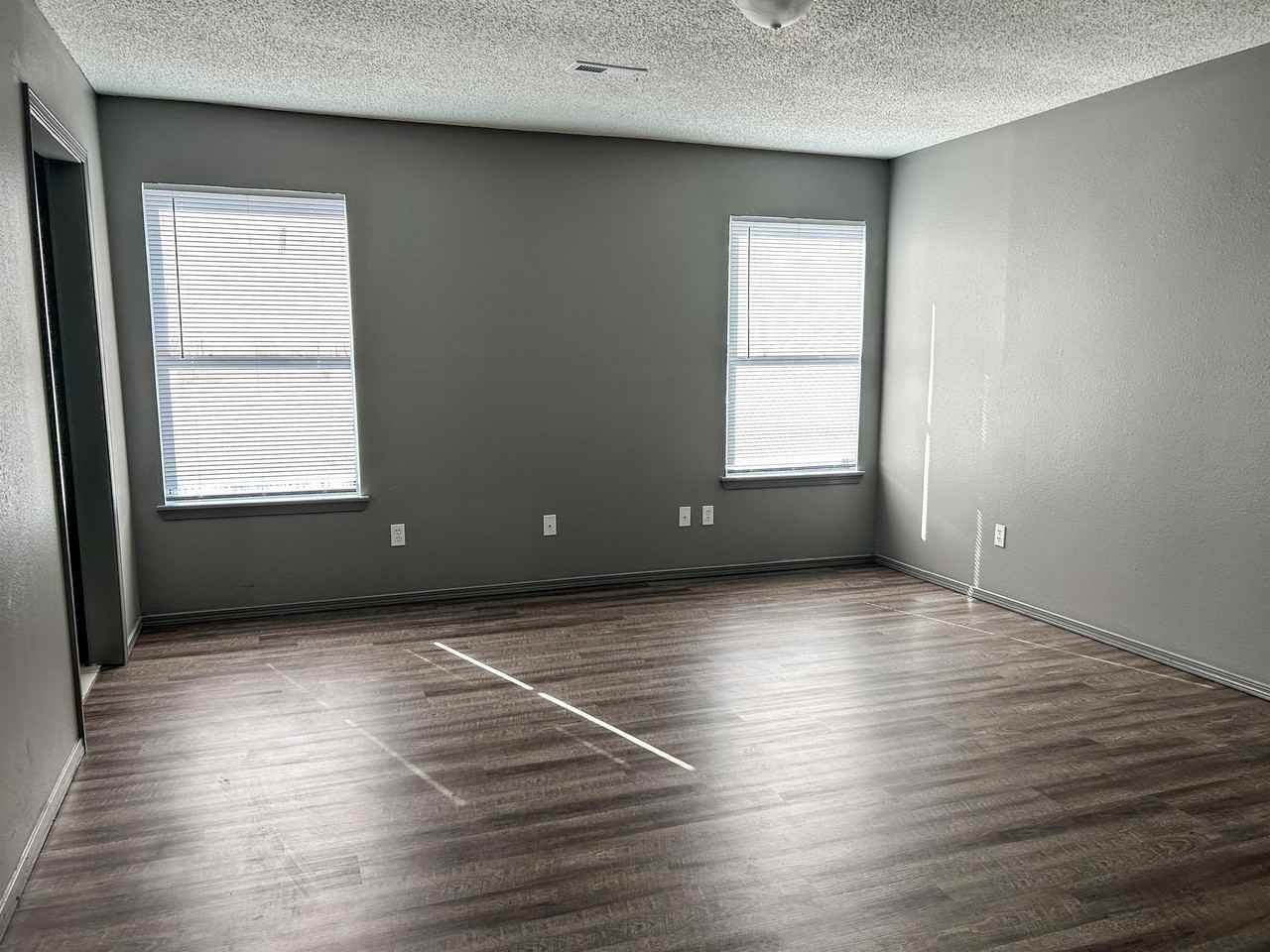 112 Saskatchewan Rd #1 - Photo 3 of 10