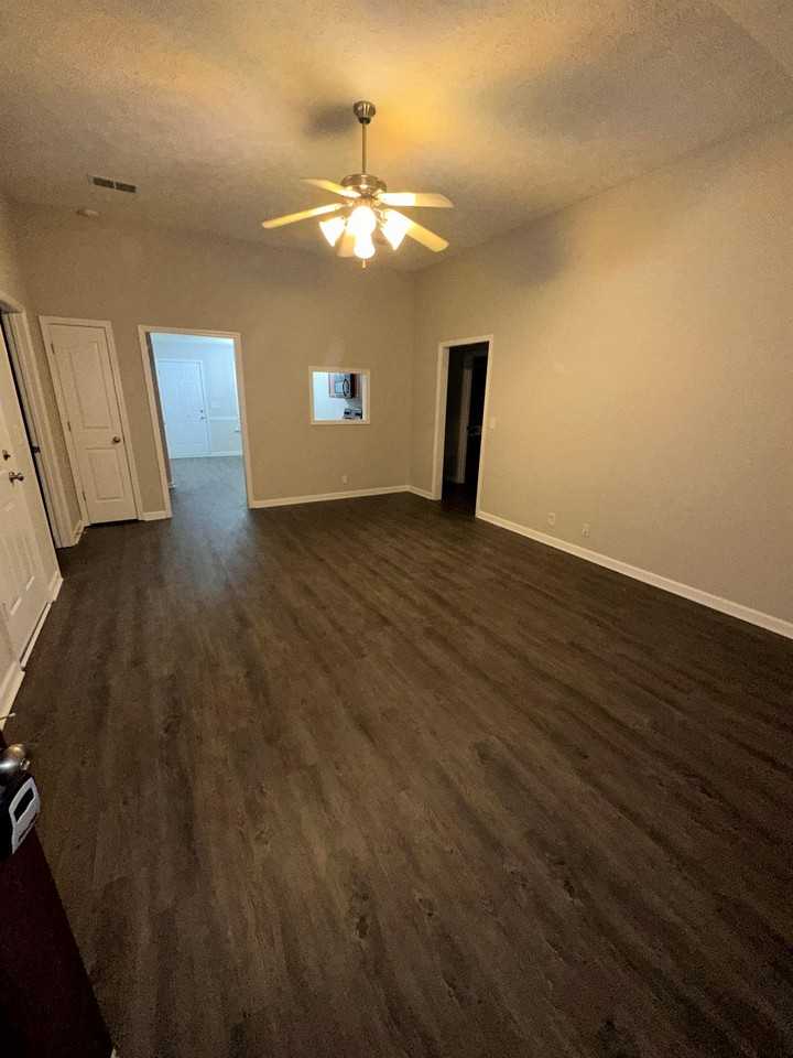 9209 Thomason Trl #1 - Photo 2 of 11