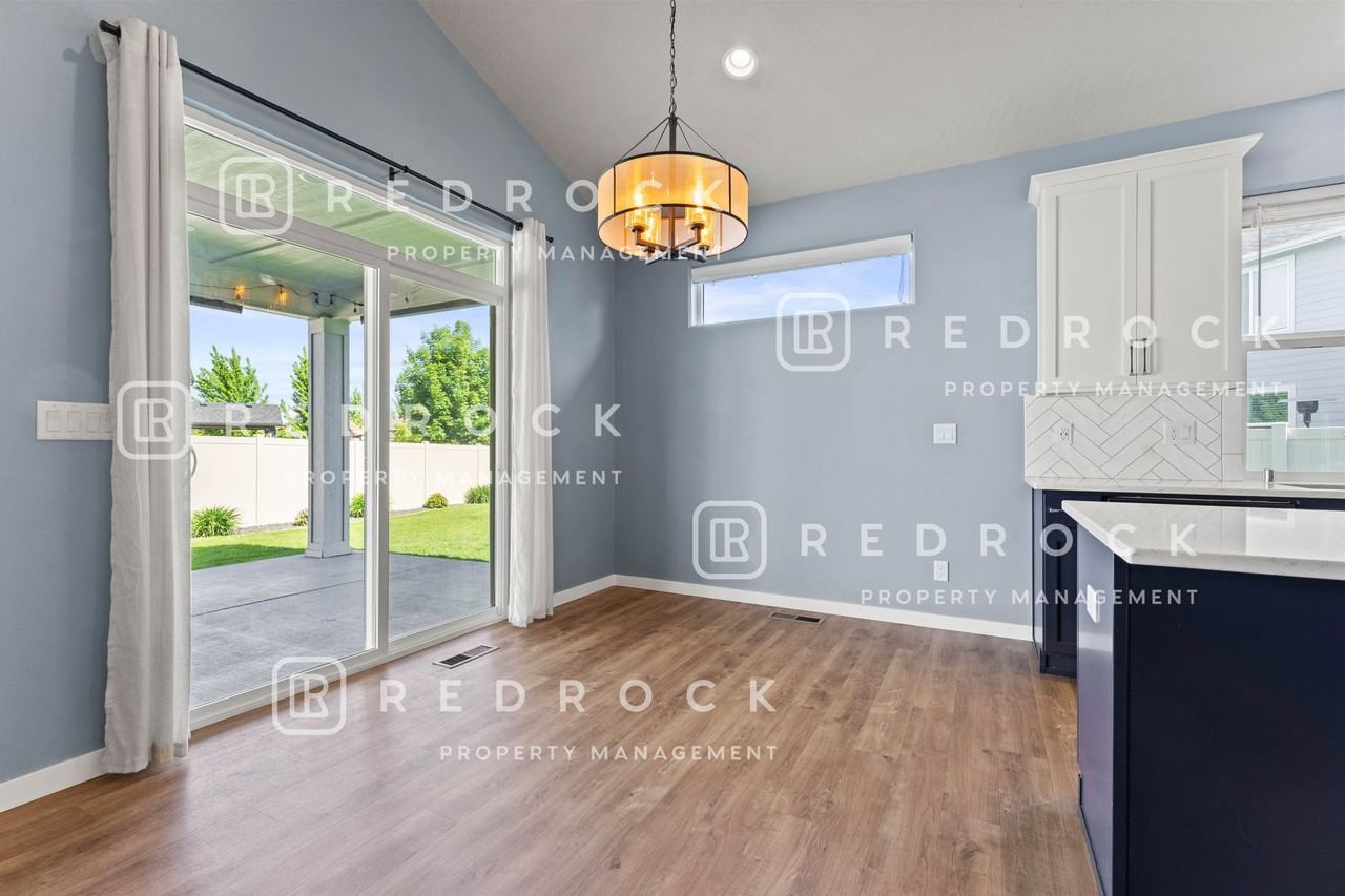 1725 N Meyers Ct #1 - Photo 6 of 31