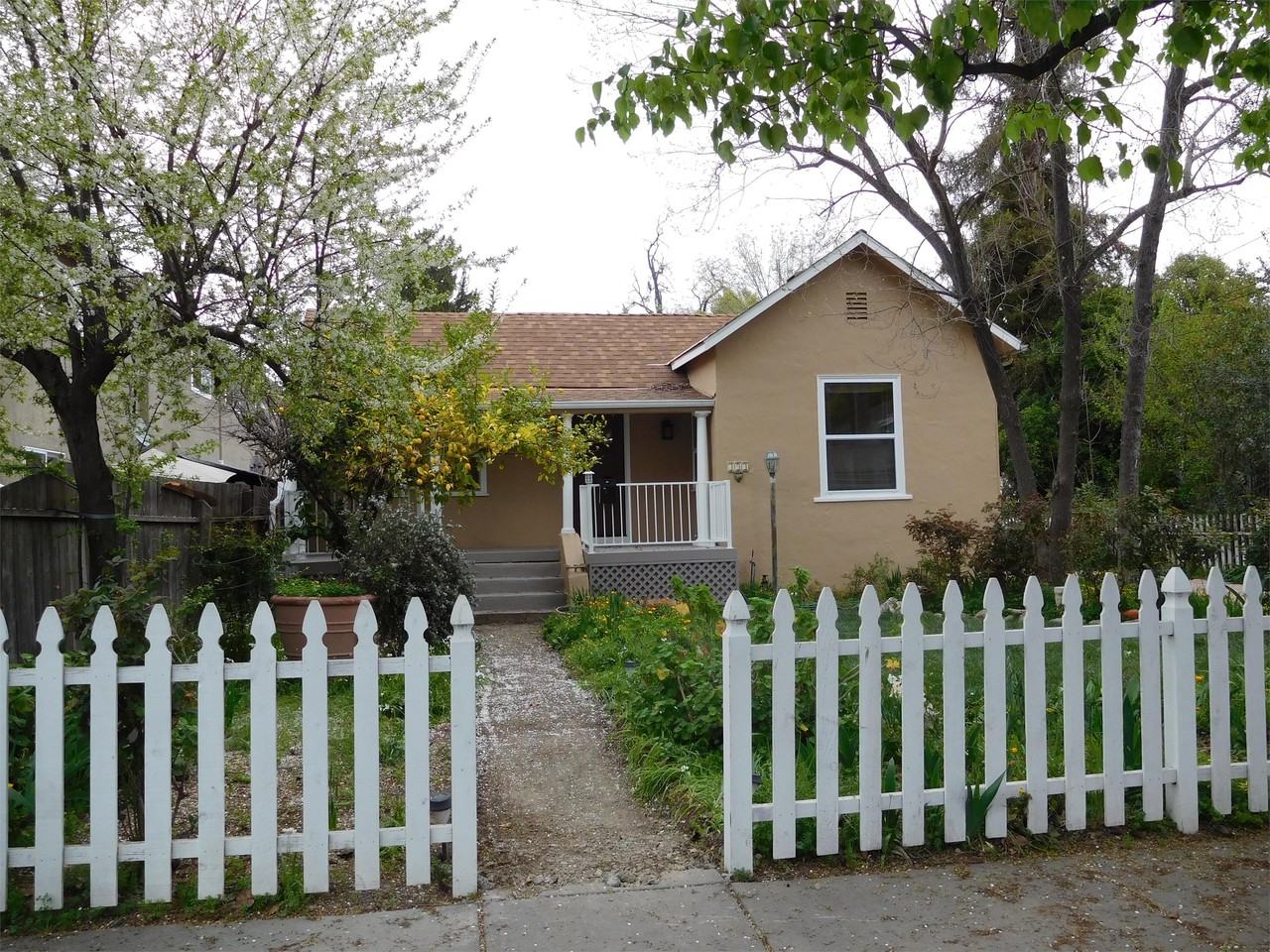 393 W Angela St #1 - Photo 2 of 13