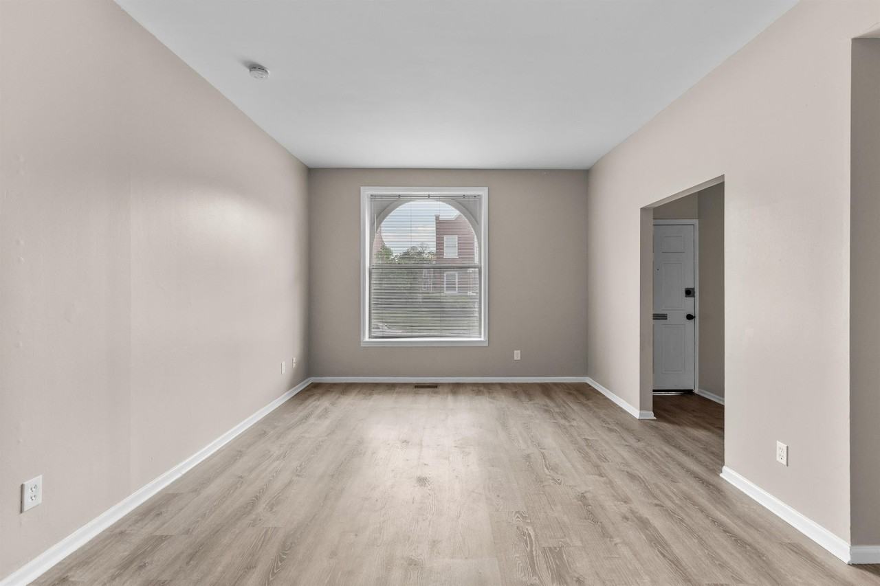 3835 Folsom Ave #1stFL - Photo 3 of 40